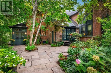 11 PINE HILL ROAD Toronto (Rosedale-Moore Park) Ontario photo 1