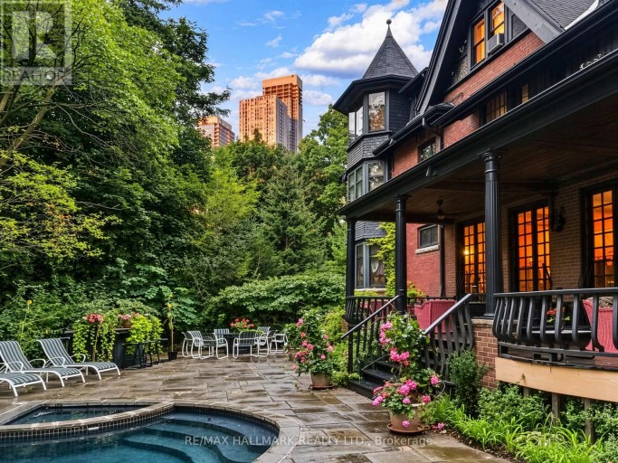 11 PINE HILL ROAD, Toronto (Rosedale-Moore Park), Ontario, M4W1P5