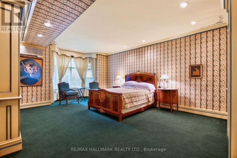 11 PINE HILL ROAD, Toronto (Rosedale-Moore Park), Ontario, M4W1P5