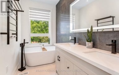 10 HAMSTEAD AVENUE Toronto (Woodbine-Lumsden) Ontario photo 20