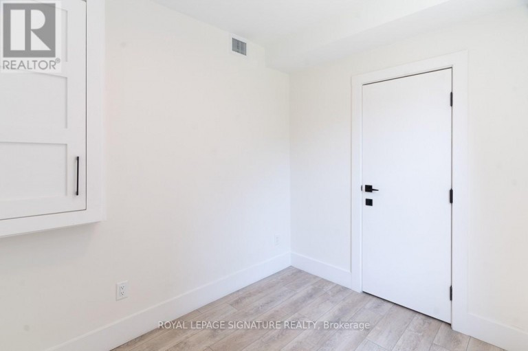 MAIN - 129 KENILWORTH AVENUE, Toronto (The Beaches), Ontario, M4L3S7