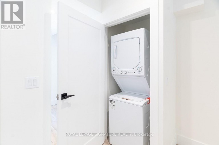MAIN - 129 KENILWORTH AVENUE, Toronto (The Beaches), Ontario, M4L3S7