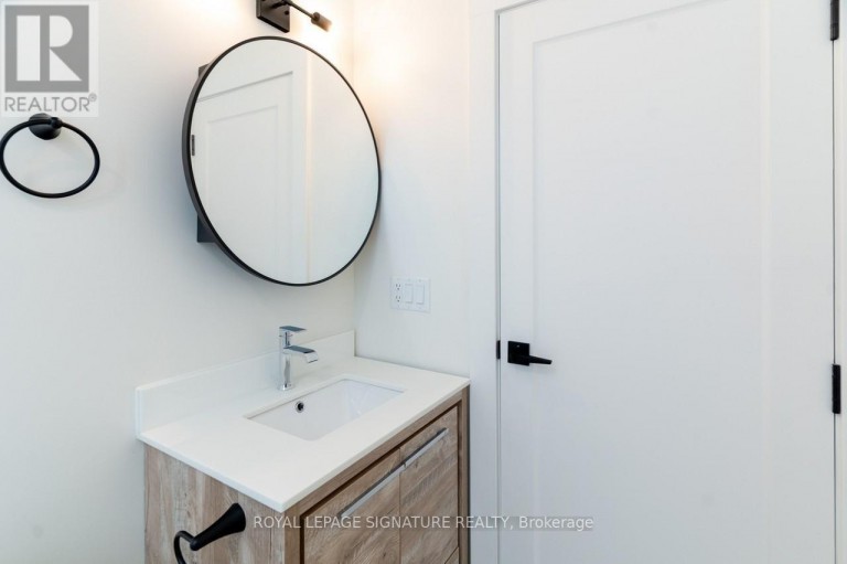 MAIN - 129 KENILWORTH AVENUE, Toronto (The Beaches), Ontario, M4L3S7