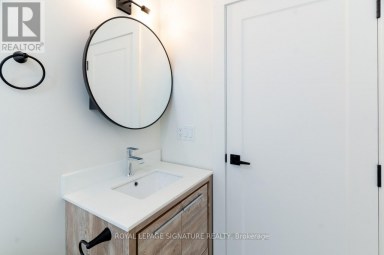 MAIN - 129 KENILWORTH AVENUE Toronto (The Beaches) Ontario photo 12
