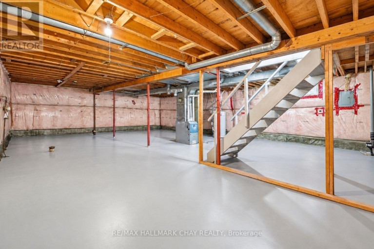 14 HEATH STREET, Barrie (Cundles East), Ontario, L4M3J9