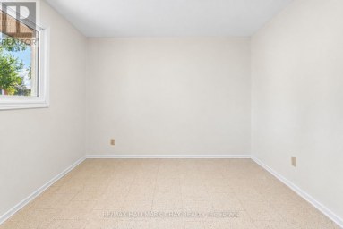 14 HEATH STREET Barrie (Cundles East) Ontario photo 4
