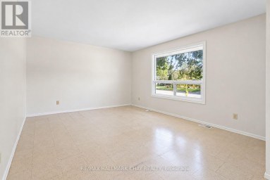 14 HEATH STREET Barrie (Cundles East) Ontario photo 6