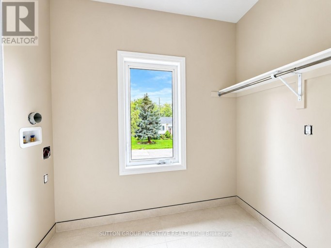 8 - 1 RIVERDALE DRIVE, Wasaga Beach, Ontario, L9Z1E9