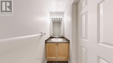 4 SLESSOR LANE Brampton (Bram East) Ontario photo 12
