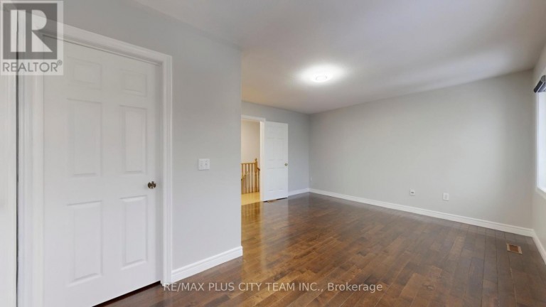 4 SLESSOR LANE, Brampton (Bram East), Ontario, L6P1M3