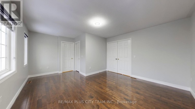 4 SLESSOR LANE, Brampton (Bram East), Ontario, L6P1M3