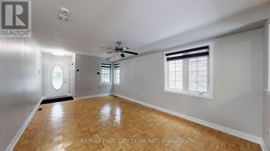4 SLESSOR LANE Brampton (Bram East) Ontario photo 2