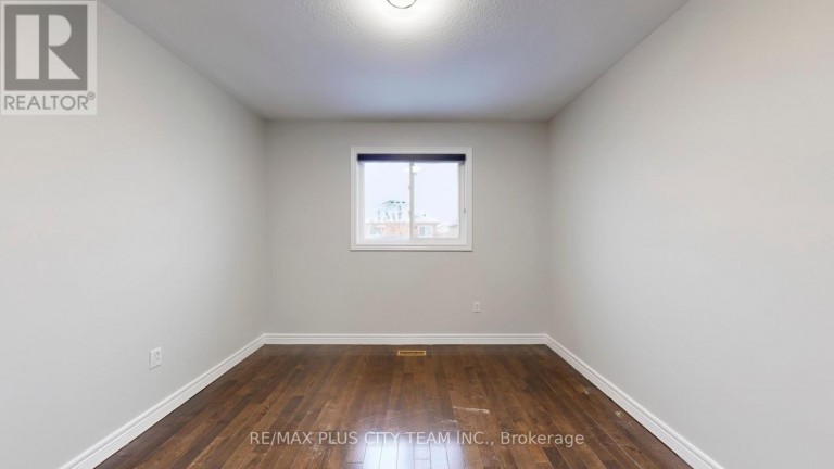 4 SLESSOR LANE, Brampton (Bram East), Ontario, L6P1M3