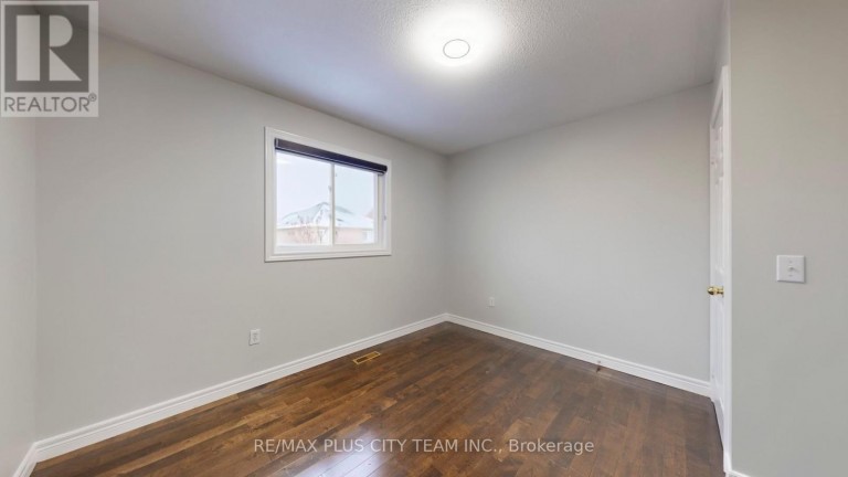 4 SLESSOR LANE, Brampton (Bram East), Ontario, L6P1M3