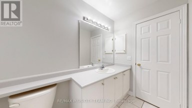 4 SLESSOR LANE Brampton (Bram East) Ontario photo 29