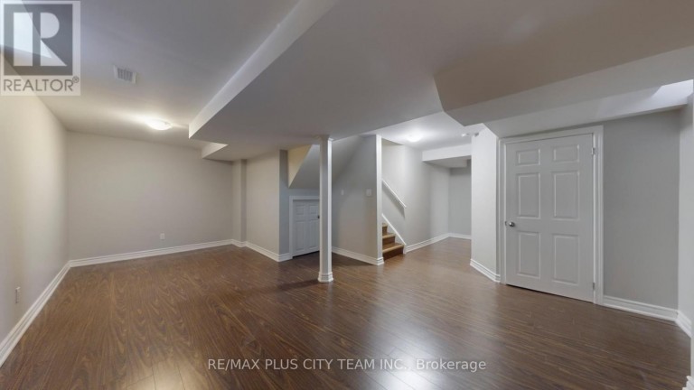 4 SLESSOR LANE, Brampton (Bram East), Ontario, L6P1M3