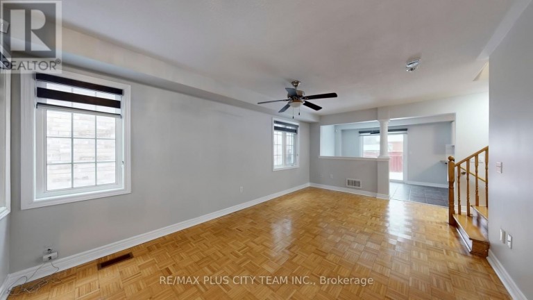 4 SLESSOR LANE, Brampton (Bram East), Ontario, L6P1M3