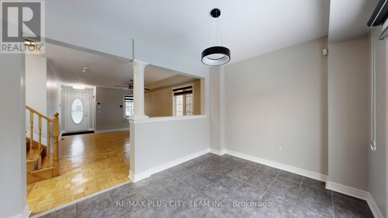 4 SLESSOR LANE, Brampton (Bram East), Ontario, L6P1M3