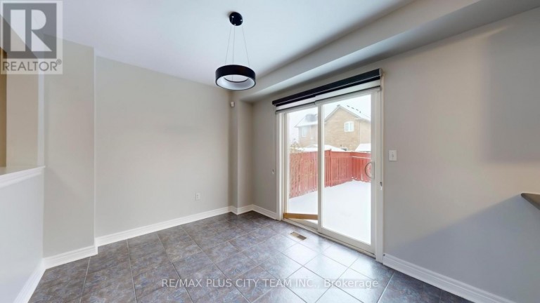 4 SLESSOR LANE, Brampton (Bram East), Ontario, L6P1M3