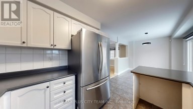 4 SLESSOR LANE Brampton (Bram East) Ontario photo 9