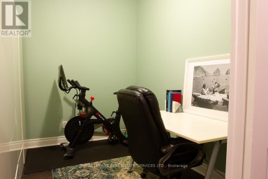 219 - 25 EARLINGTON AVENUE Toronto (Kingsway South) Ontario photo 12
