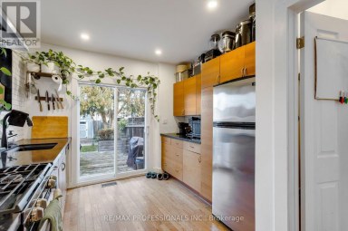 44 MCCORMACK STREET Toronto (Rockcliffe-Smythe) Ontario photo 14