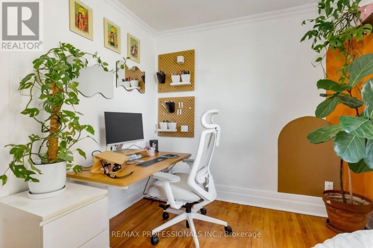 44 MCCORMACK STREET, Toronto (Rockcliffe-Smythe), Ontario, M6N1X6