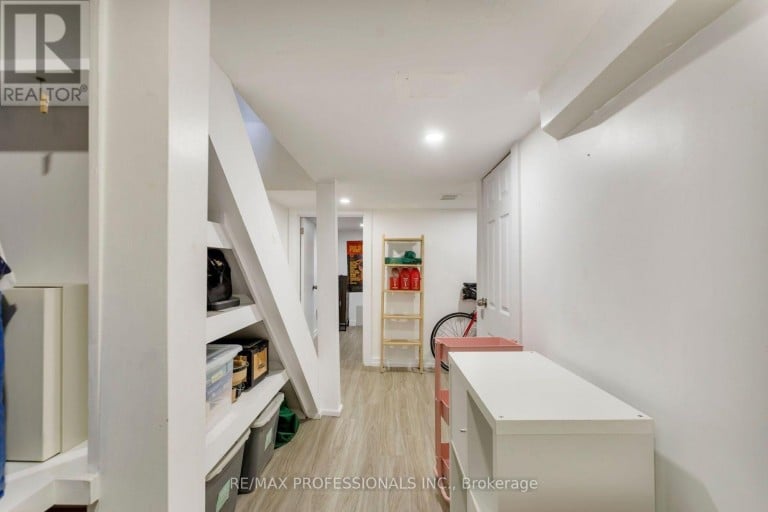 44 MCCORMACK STREET, Toronto (Rockcliffe-Smythe), Ontario, M6N1X6