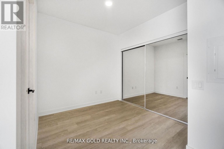 803 - 2782 BARTON STREET E, Hamilton (Riverdale), Ontario, L8E0L3