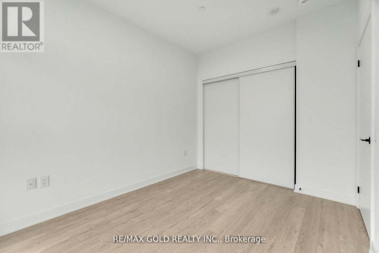 803 - 2782 BARTON STREET E, Hamilton (Riverdale), Ontario, L8E0L3