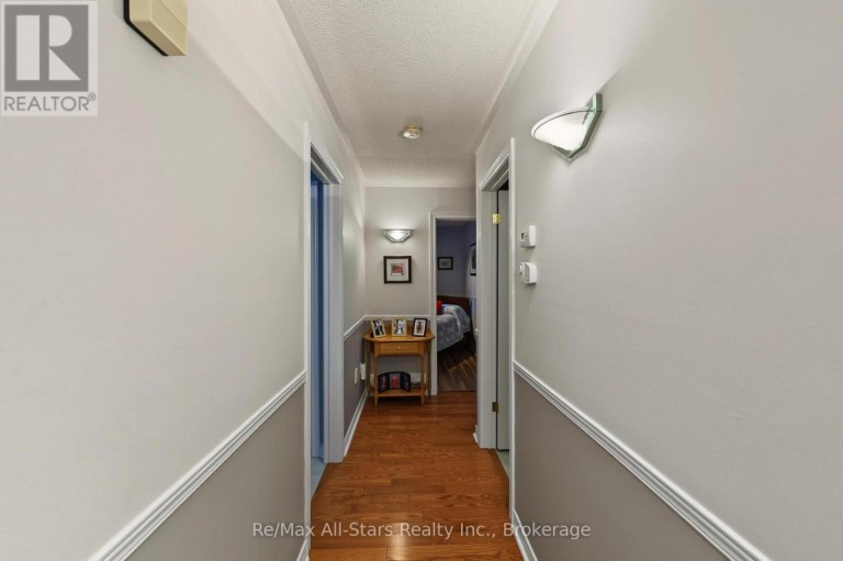 9 HILLVIEW DRIVE, Kawartha Lakes (Bobcaygeon), Ontario, K0M1A0