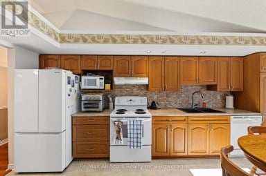 9 HILLVIEW DRIVE Kawartha Lakes (Bobcaygeon) Ontario photo 15