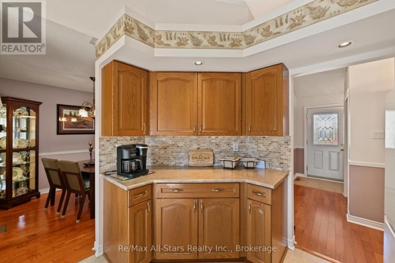9 HILLVIEW DRIVE, Kawartha Lakes (Bobcaygeon), Ontario, K0M1A0