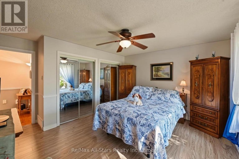 9 HILLVIEW DRIVE, Kawartha Lakes (Bobcaygeon), Ontario, K0M1A0