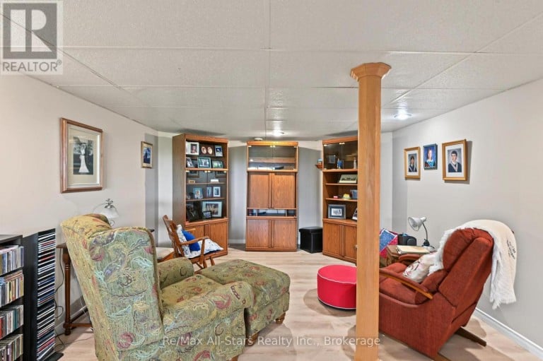 9 HILLVIEW DRIVE, Kawartha Lakes (Bobcaygeon), Ontario, K0M1A0