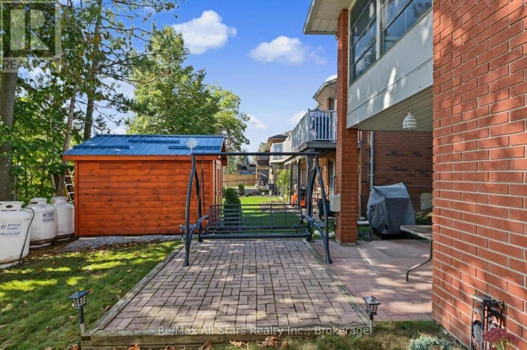 9 HILLVIEW DRIVE, Kawartha Lakes (Bobcaygeon), Ontario, K0M1A0