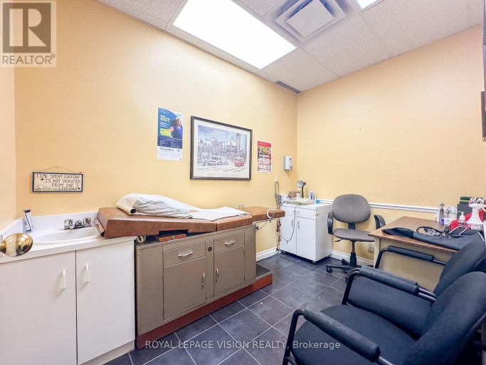 1 - 2085 WESTON ROAD, Toronto (Weston), Ontario, M9N1X7