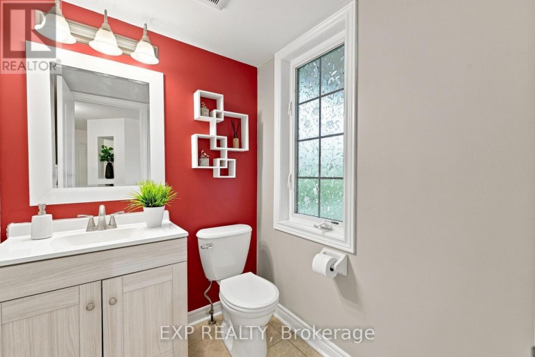 70 THORNLODGE DRIVE, Georgina (Keswick South), Ontario, L4P0B6