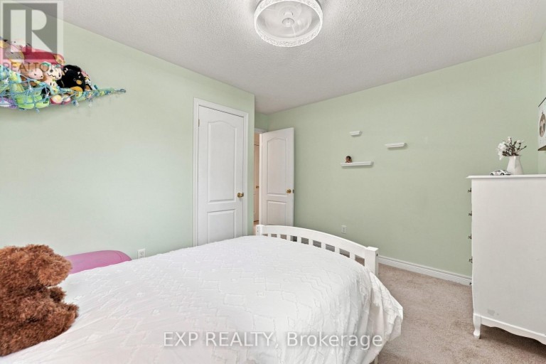 70 THORNLODGE DRIVE, Georgina (Keswick South), Ontario, L4P0B6