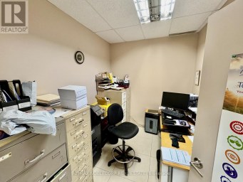 4105 STEELES AVENUE W Toronto (Black Creek) Ontario photo 11