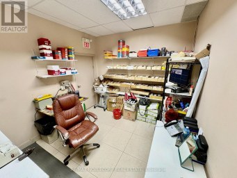 4105 STEELES AVENUE W Toronto (Black Creek) Ontario photo 13