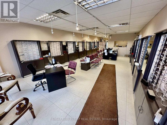 4105 STEELES AVENUE W, Toronto (Black Creek), Ontario, M3N1V7