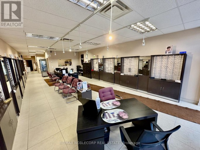 4105 STEELES AVENUE W, Toronto (Black Creek), Ontario, M3N1V7