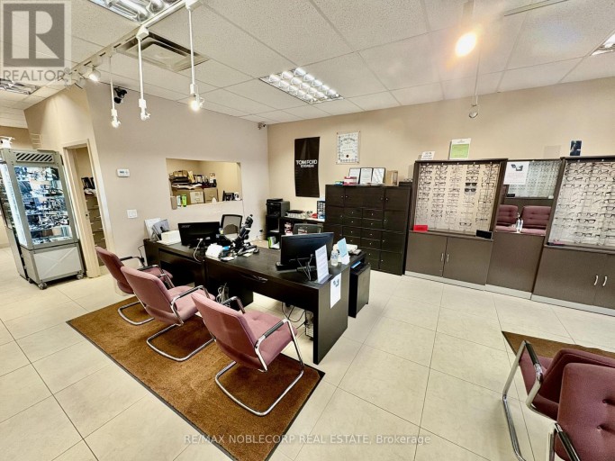 4105 STEELES AVENUE W, Toronto (Black Creek), Ontario, M3N1V7