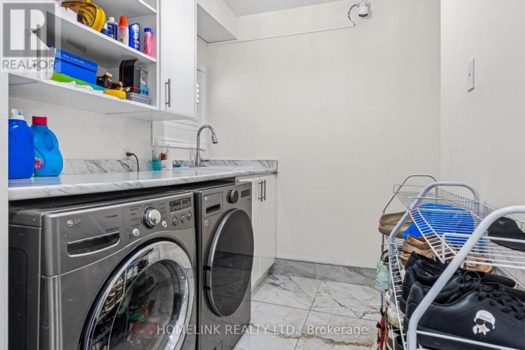 5054 TERRY FOX WAY, Mississauga (East Credit), Ontario, L5V1R7