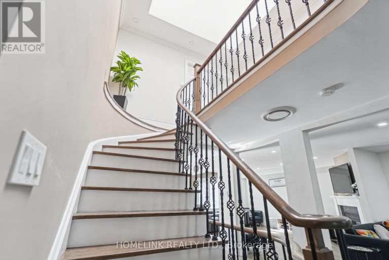 5054 TERRY FOX WAY, Mississauga (East Credit), Ontario, L5V1R7