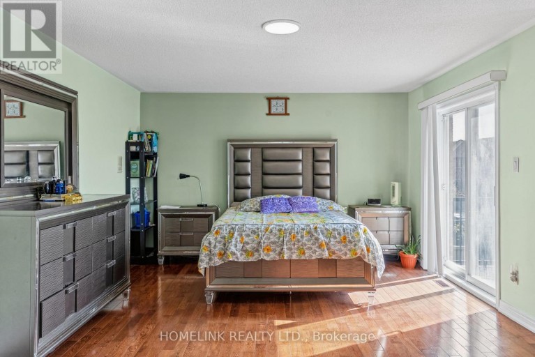5054 TERRY FOX WAY, Mississauga (East Credit), Ontario, L5V1R7