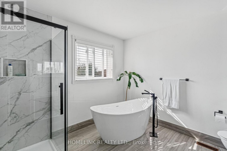 5054 TERRY FOX WAY, Mississauga (East Credit), Ontario, L5V1R7