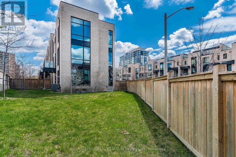 82 PONY FARM DRIVE, Toronto (Willowridge-Martingrove-Richview), Ontario, M9R0B3