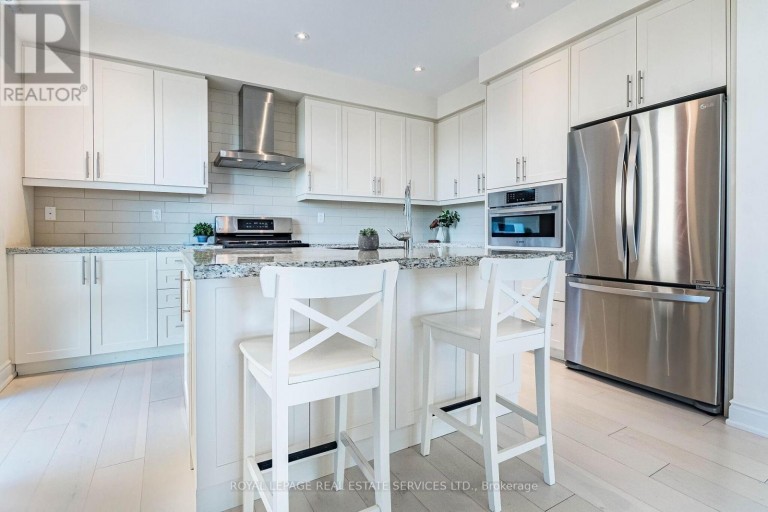 82 PONY FARM DRIVE, Toronto (Willowridge-Martingrove-Richview), Ontario, M9R0B3